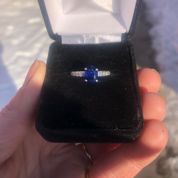14k 1.41ctw Sapphire engagement ring